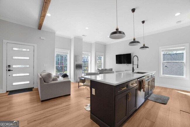 Building Photo - 957 Ashby Grove SW