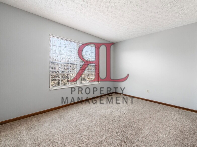 Building Photo - 9326 Tahoma St