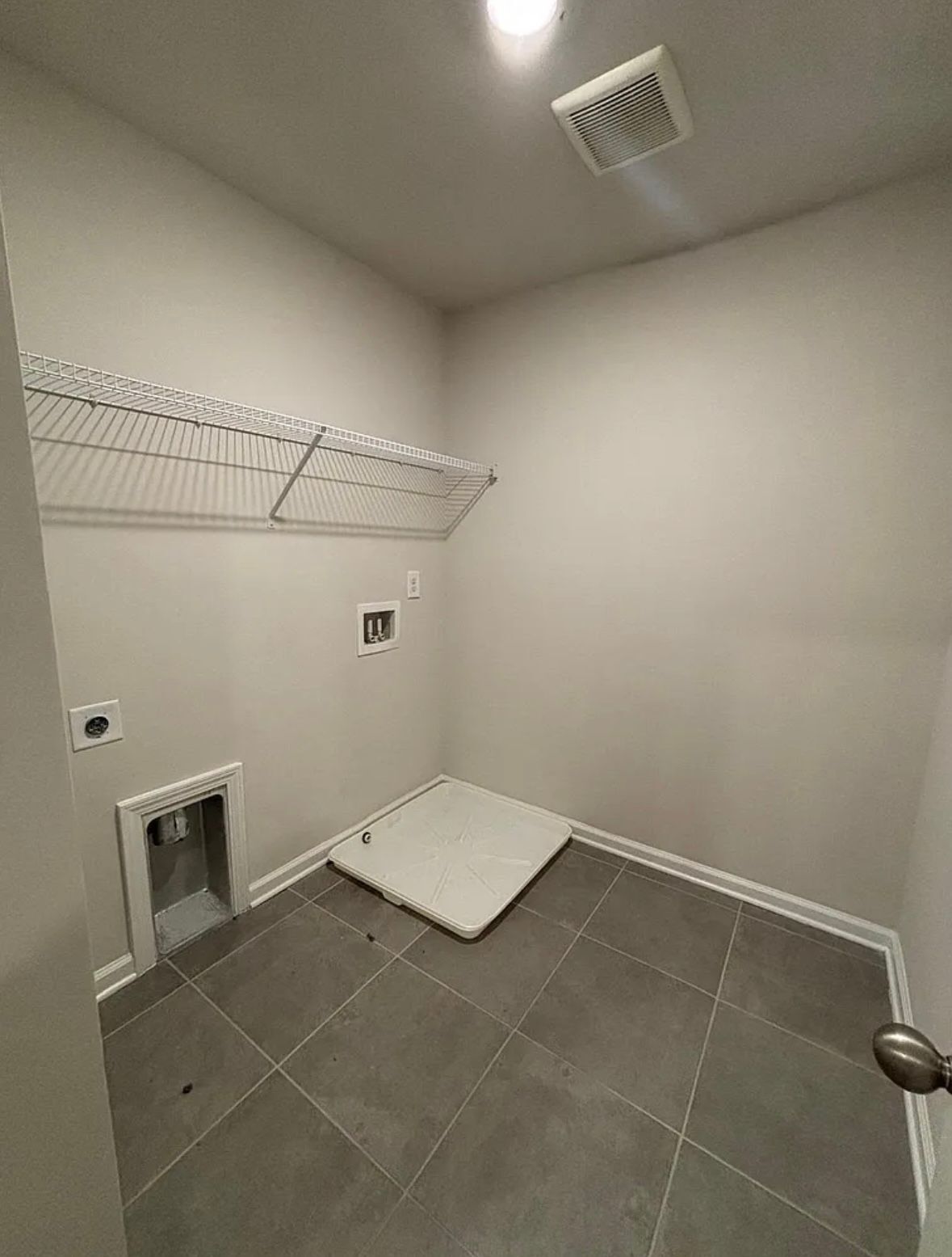 Building Photo - 1247 Sunny Lake Dr