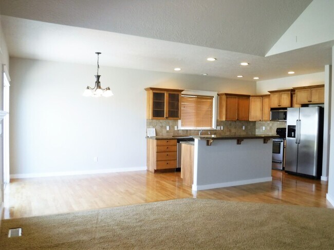 Building Photo - Beautiful 3 bed 2.5 bath home in the Cobblefield Crossing Subdivision in Meridian.