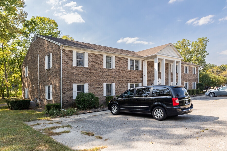 Primary Photo - MILLSTONE APARTMENTS