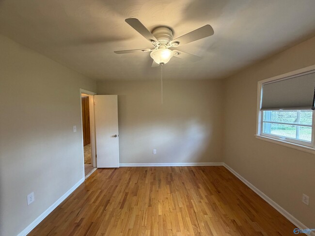 Building Photo - 900 Barclift St NW