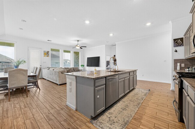 Building Photo - 4441 Jessamine Creek Trl