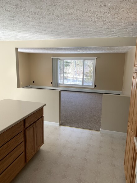 Building Photo - 51 Pelton Hill Rd
