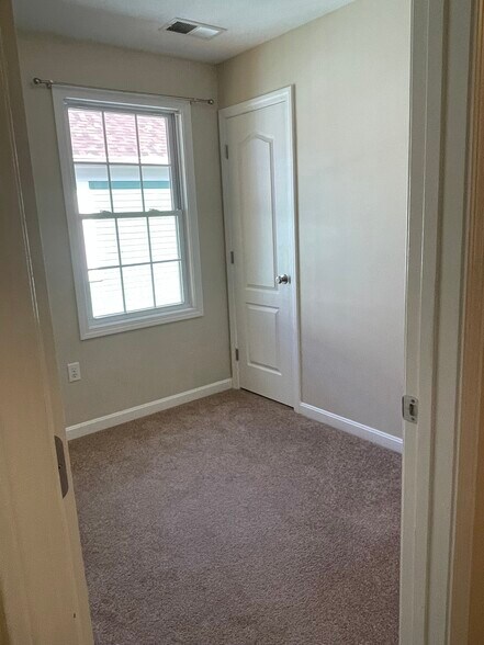 Bedroom 3 - 2020 Palmer Rd