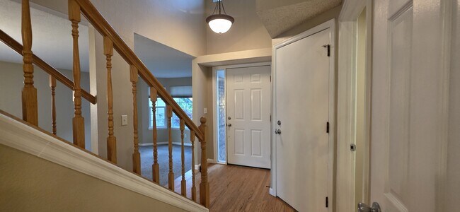 Building Photo - 572 W Jamison Pl