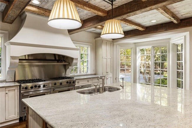 Building Photo - 2485 W Wesley Rd NW