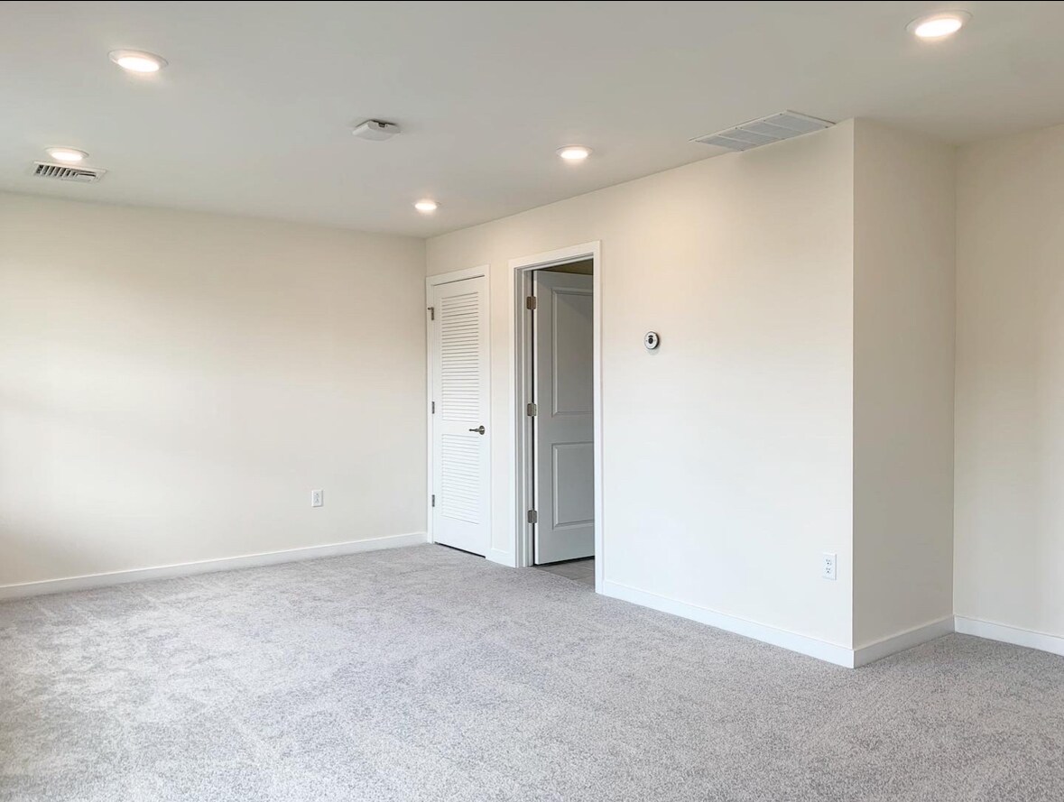 Building Photo - 24 Colgate Dr