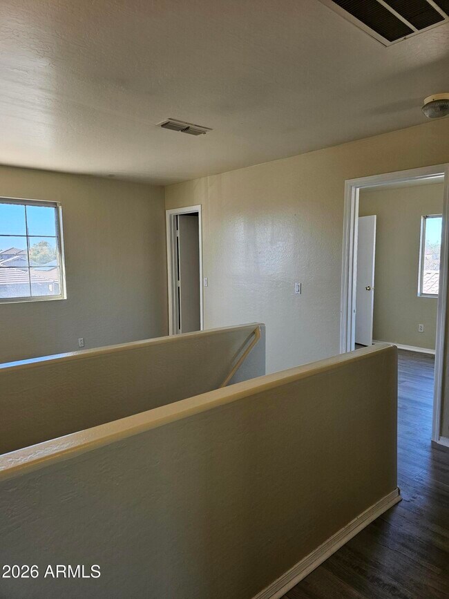 Building Photo - 11108 W Devonshire Ave