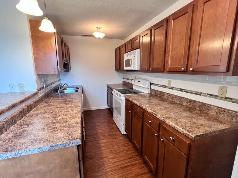 Building Photo - 316 Cedar St