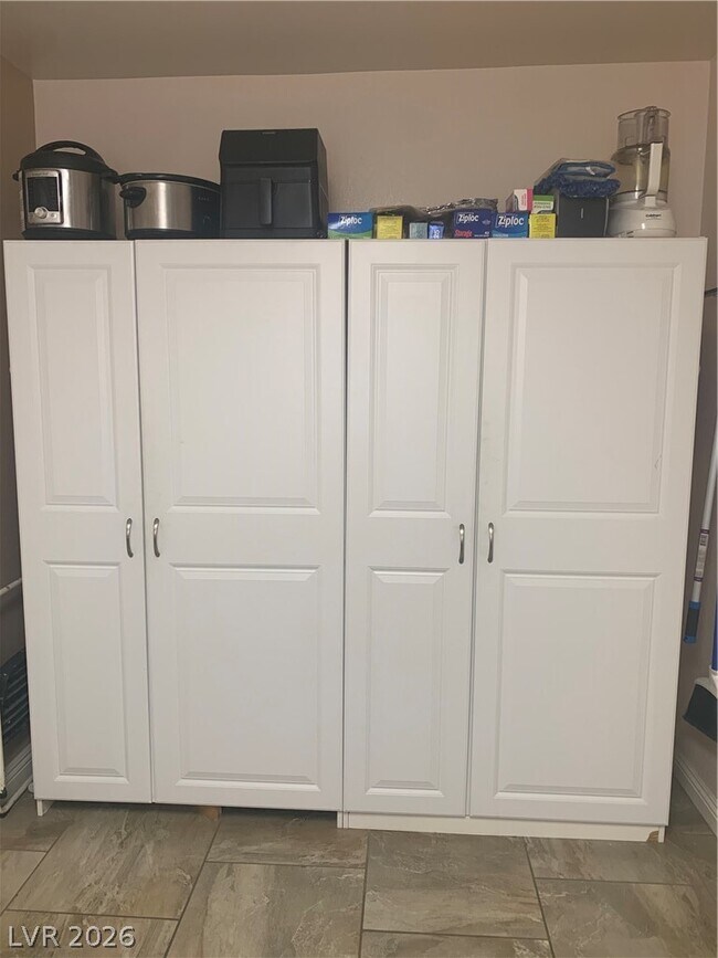 Building Photo - 2924 Crown Ridge Dr