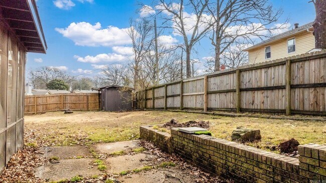 Building Photo - 1708 War Eagle Dr