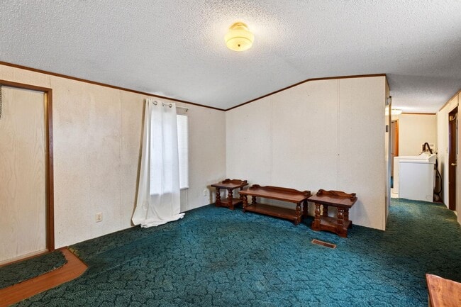 Building Photo - 162 Gill Rd