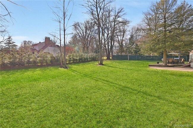 Building Photo - 245 Townline Rd