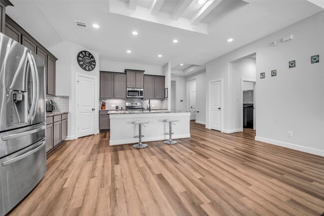 Building Photo - 2502 Ocean Key Dr
