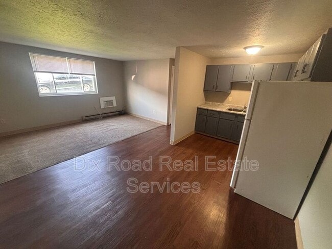 Building Photo - 420 Bellbrook Ave