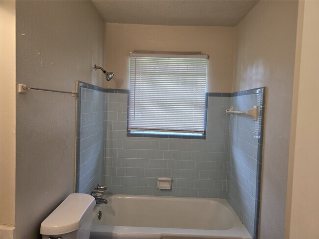 Building Photo - 7731 Melanie St