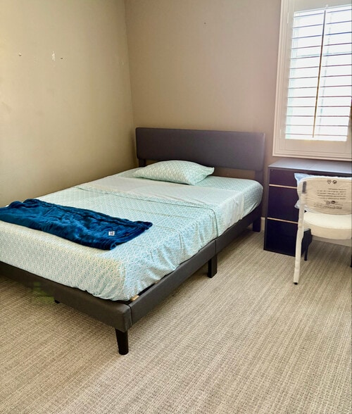 Building Photo - 1 I Ave