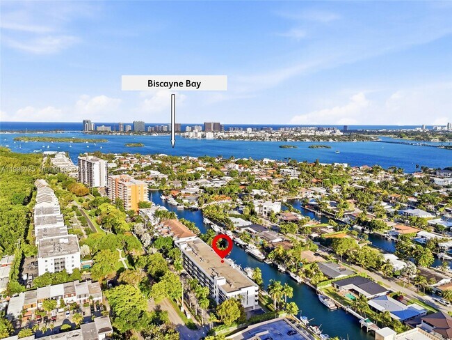 Building Photo - 2370 NE 135th St