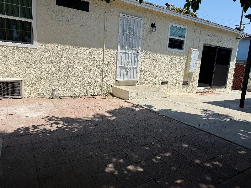 Building Photo - 9936 Rosecrans Ave