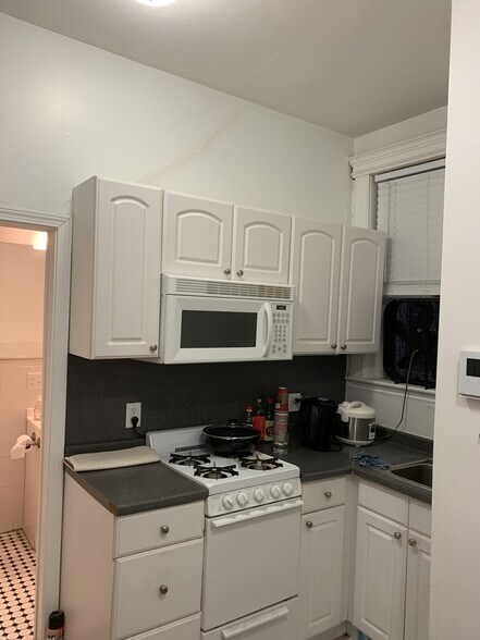 Building Photo - 26 Hemenway St