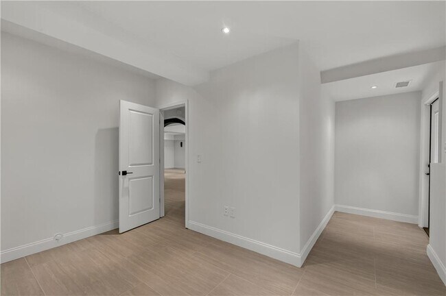 Building Photo - 4610 W Morton Rd