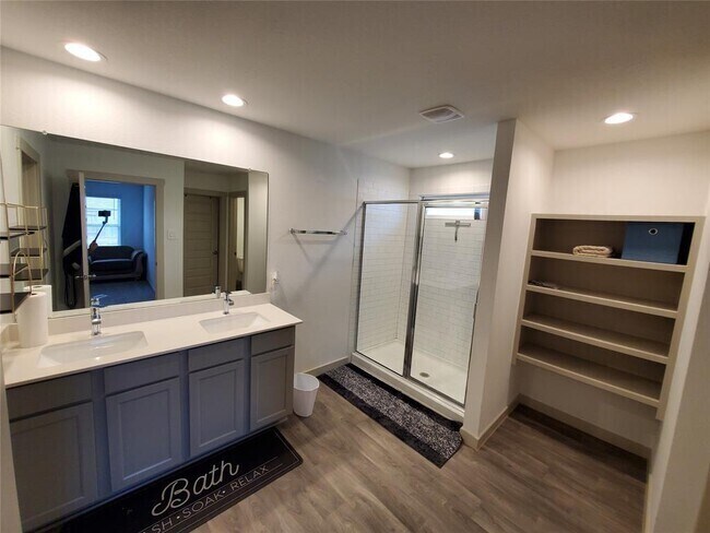Building Photo - 6910 Dell Vista Drive