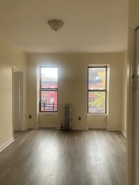 Building Photo - 463 Van Buren St