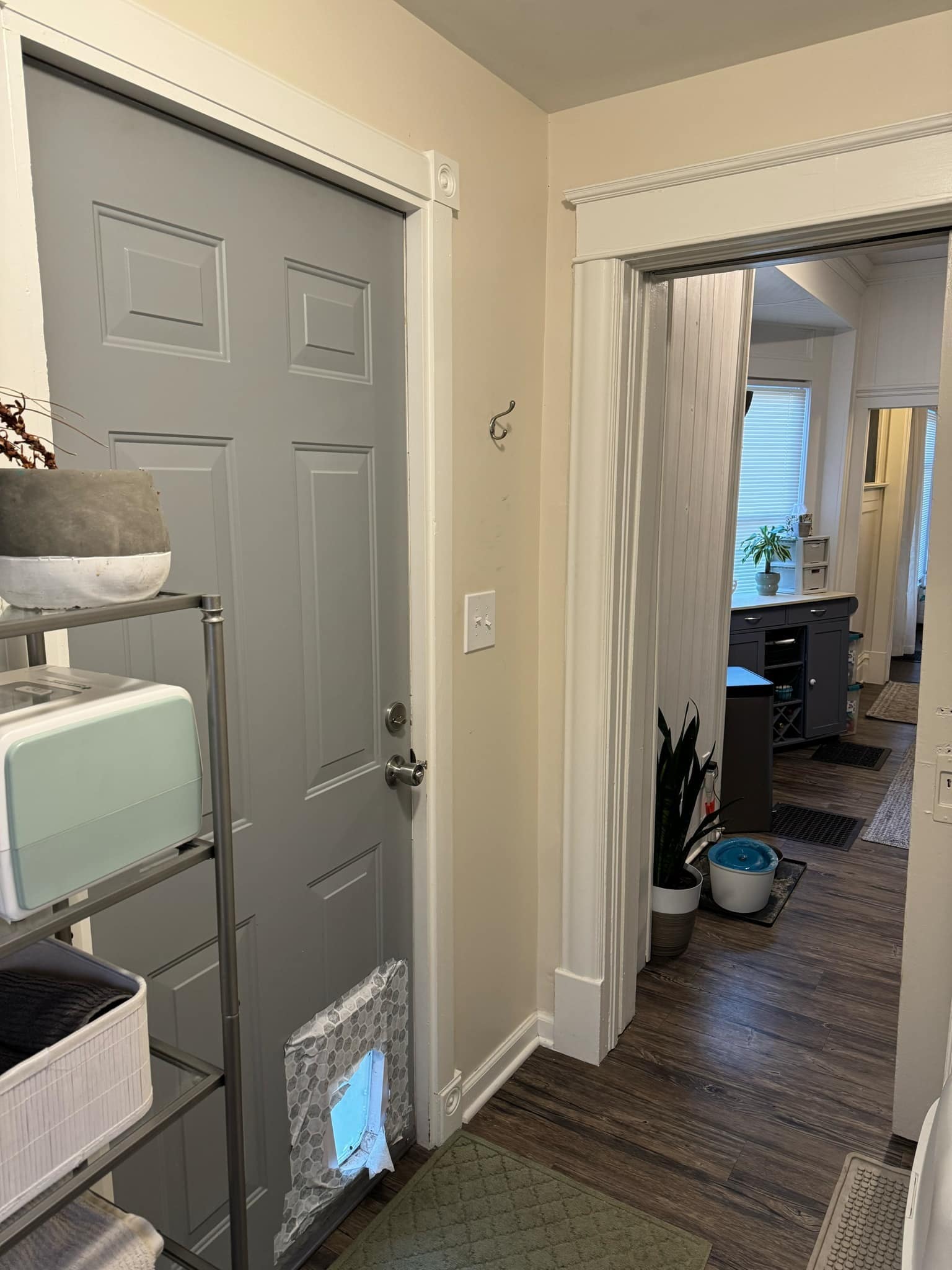 Building Photo - 303 S Main St