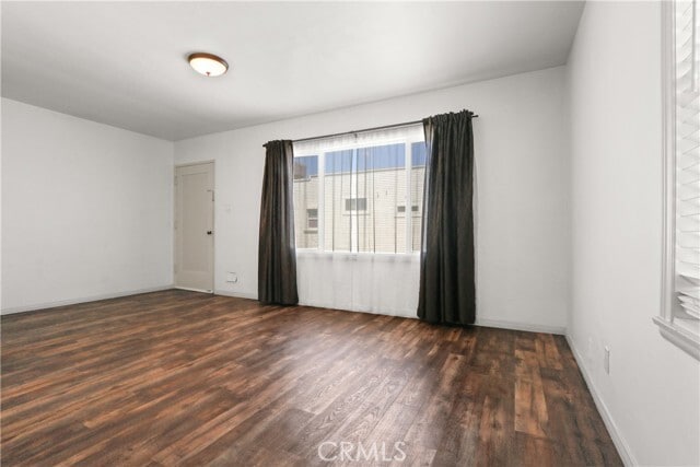 Building Photo - 526 Shepard St