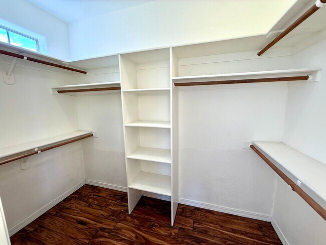 Building Photo - 2116 Roy Rogers Way