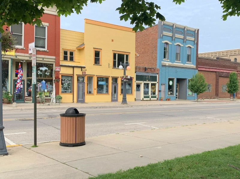 Building Photo - 619 1st St