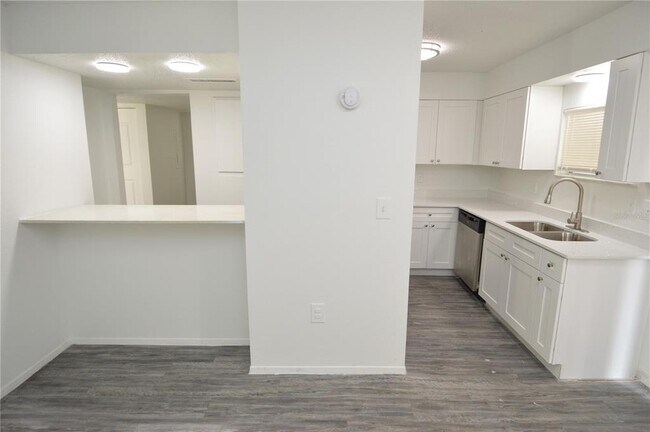 Building Photo - 5004 Castile Pl