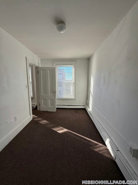 Building Photo - 8 Parker Hill Ave