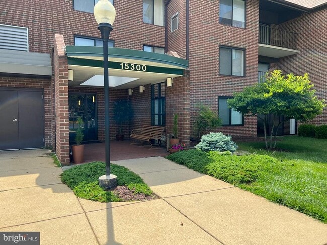 Building Photo - 15300 Beaverbrook Ct