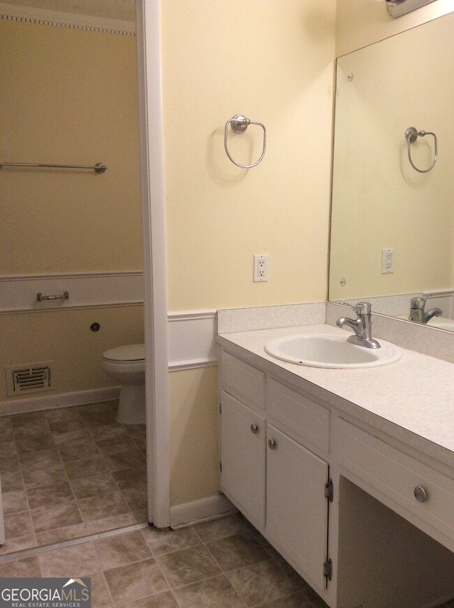 Building Photo - 5022 Rock Springs Rd