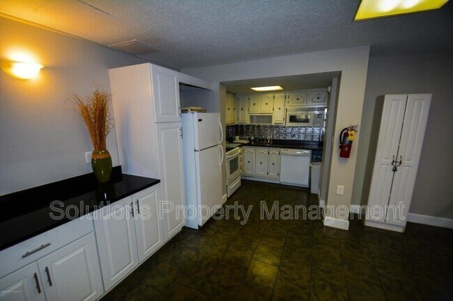 Building Photo - 4700 Ocean Beach Blvd