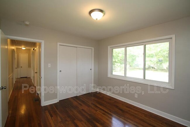 Building Photo - 115 1st Ave