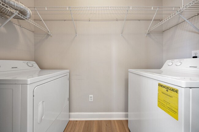 Building Photo - Available Early June! Renovated 3 bedroom 2.5 bath End Unit in NE Raleigh