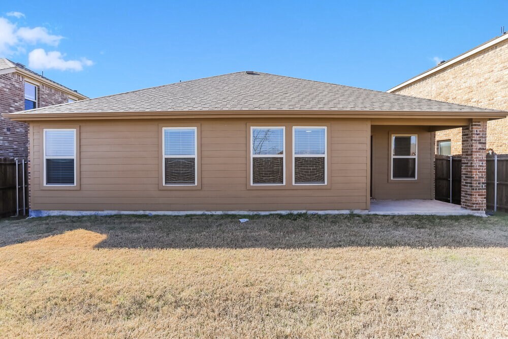 Building Photo - 806 Platinum Dr