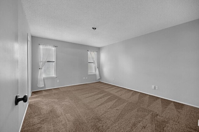 Building Photo - 105 Quail Run