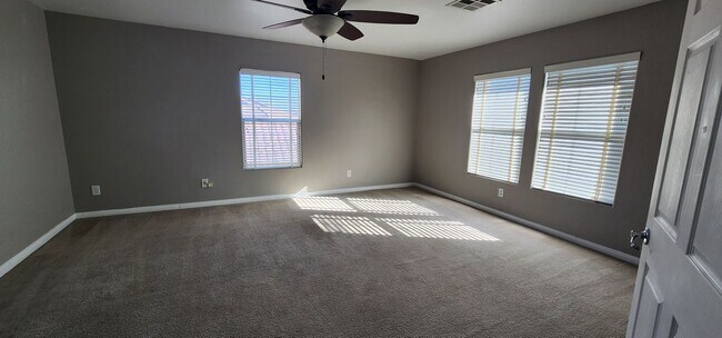 Building Photo - Lone Mountain Heights Luxury Living! 1st-m...