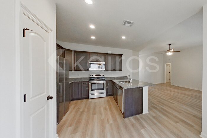 Building Photo - 205 Salvat Dr