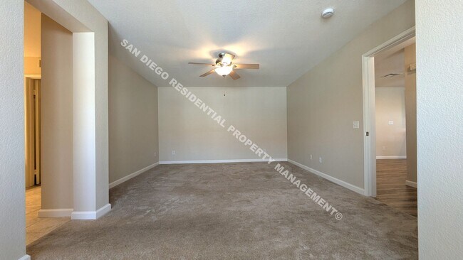 Building Photo - Gorgeous, Newly Remodeled 3 Bed / 2 Bath T...