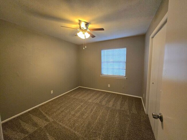 Building Photo - 1309 Greencove Dr