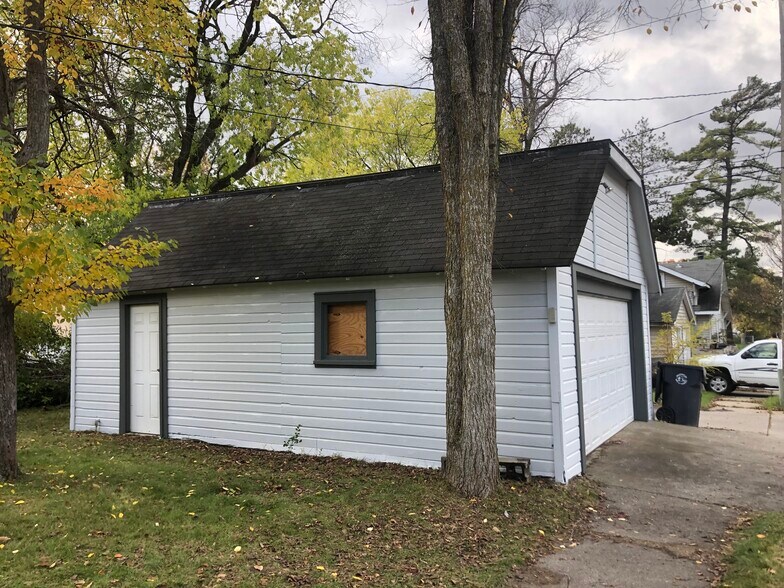 Building Photo - 1123 Beltrami Ave NW