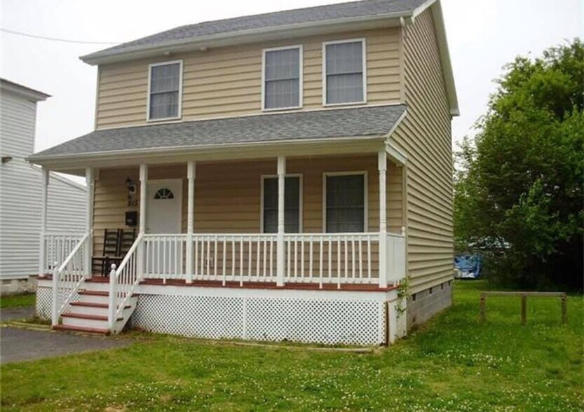 Building Photo - 915 Rome St