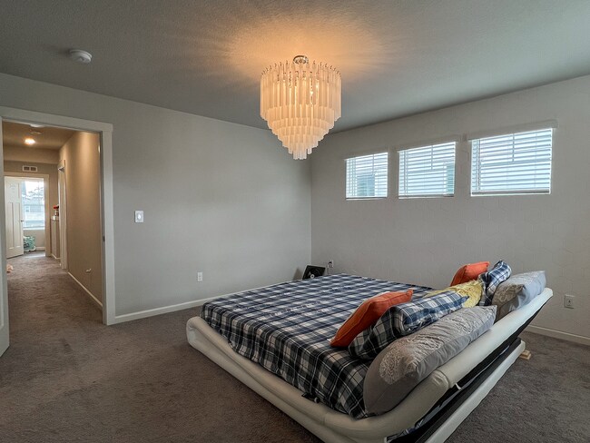 Building Photo - Amazing Location 3 Bedrooms 2.5 Bathrooms in the New Reeds Crossing Community!  Hillsboro near In...