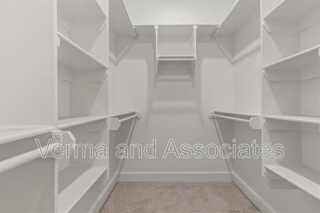 Building Photo - 1050 Whistler St