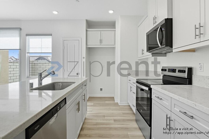 Building Photo - 8554 Midway Ln